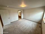 843 Woodlawn Dr - Photo 15