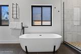 301 17TH St - Photo 18