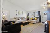 6460 Majestic Ave - Photo 8