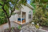 726 11th St - Photo 12