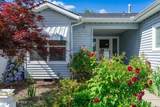 1385 Woodlawn Dr - Photo 3