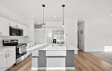 76 Beardmore Ave - Photo 3