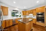 2304 Grandview Dr - Photo 20