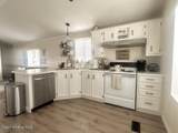 2233 Merlyn Way - Photo 5