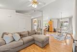 2459 Warwick Ct - Photo 7
