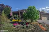 2068 Oxford Cir - Photo 2