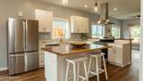 6806 Selkirk St - Photo 14