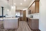 670 Valley St - Photo 15
