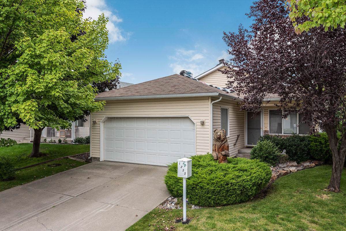 1255 Woodlawn Dr - Photo 1