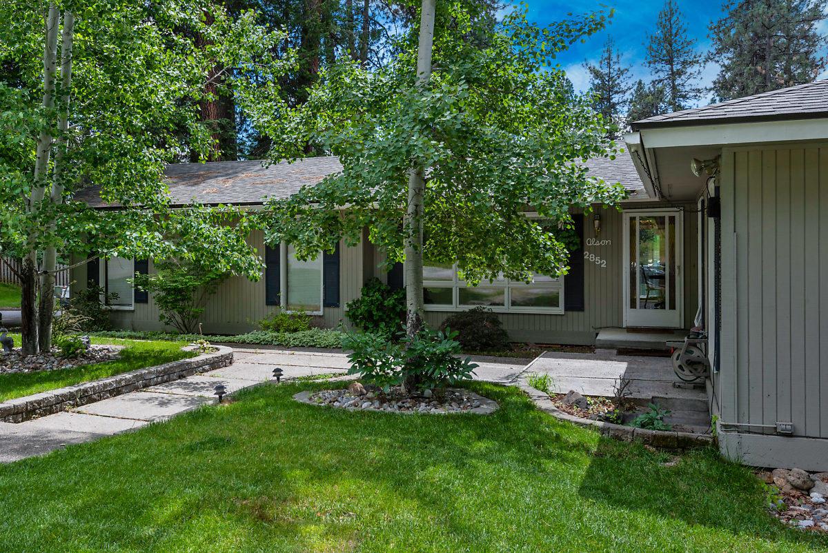 2852 Harrison Ave - Photo 1