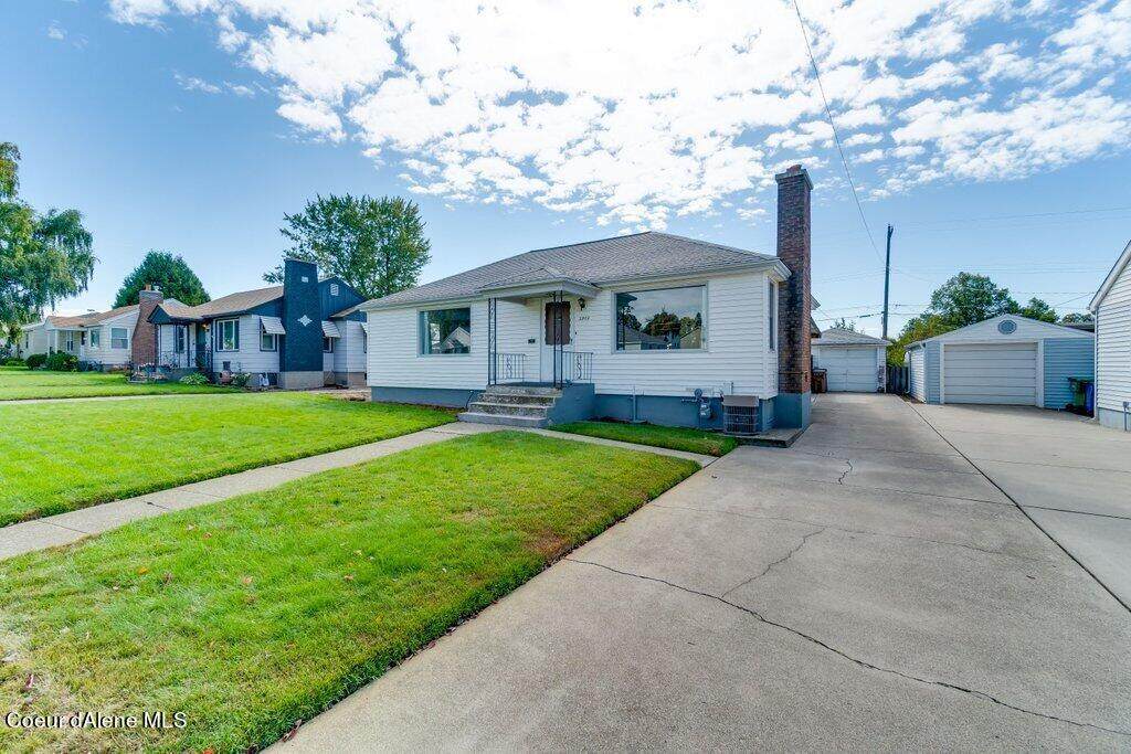 2709 Hoffman Ave - Photo 1