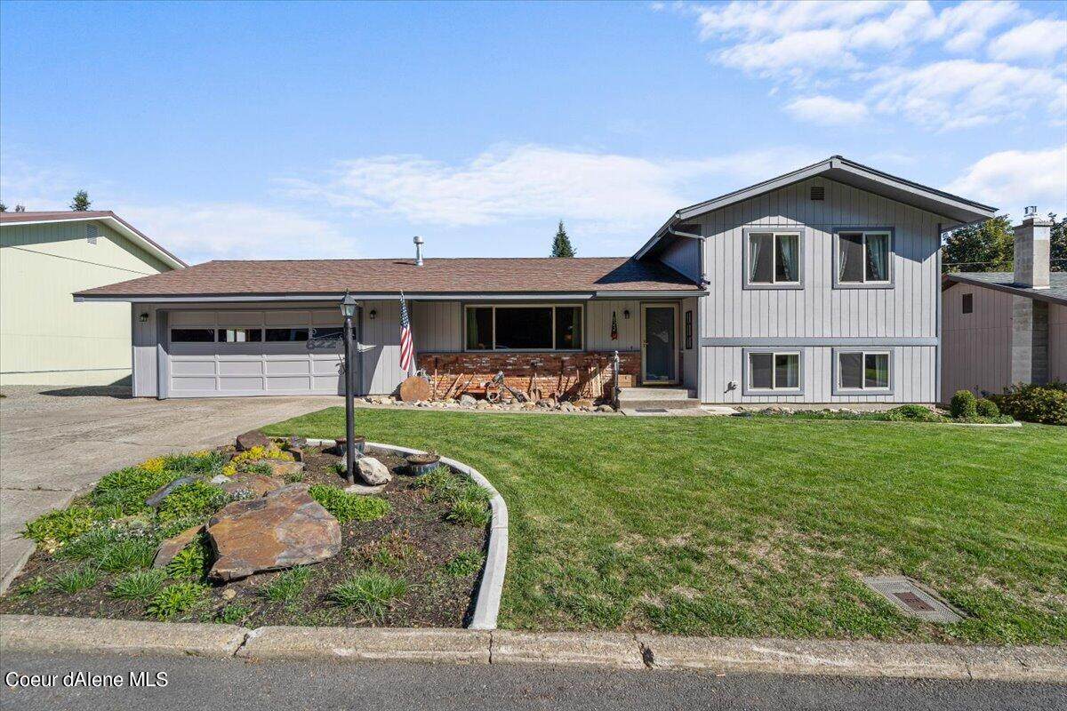 822 Larch Ave - Photo 1