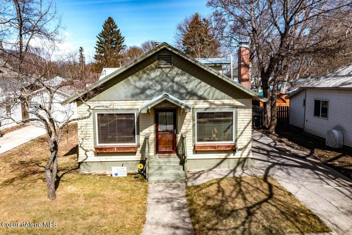 406 Superior Street - Photo 1