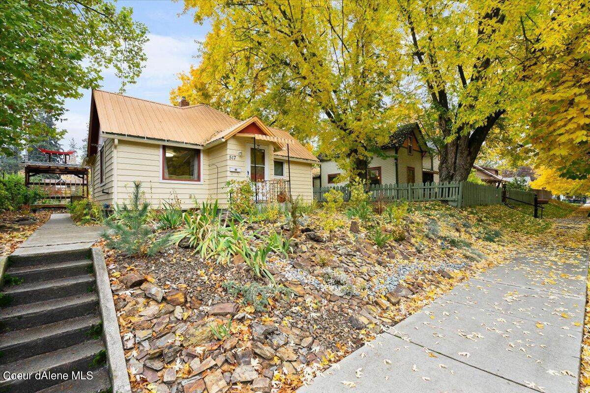 517 Summit Ave - Photo 1