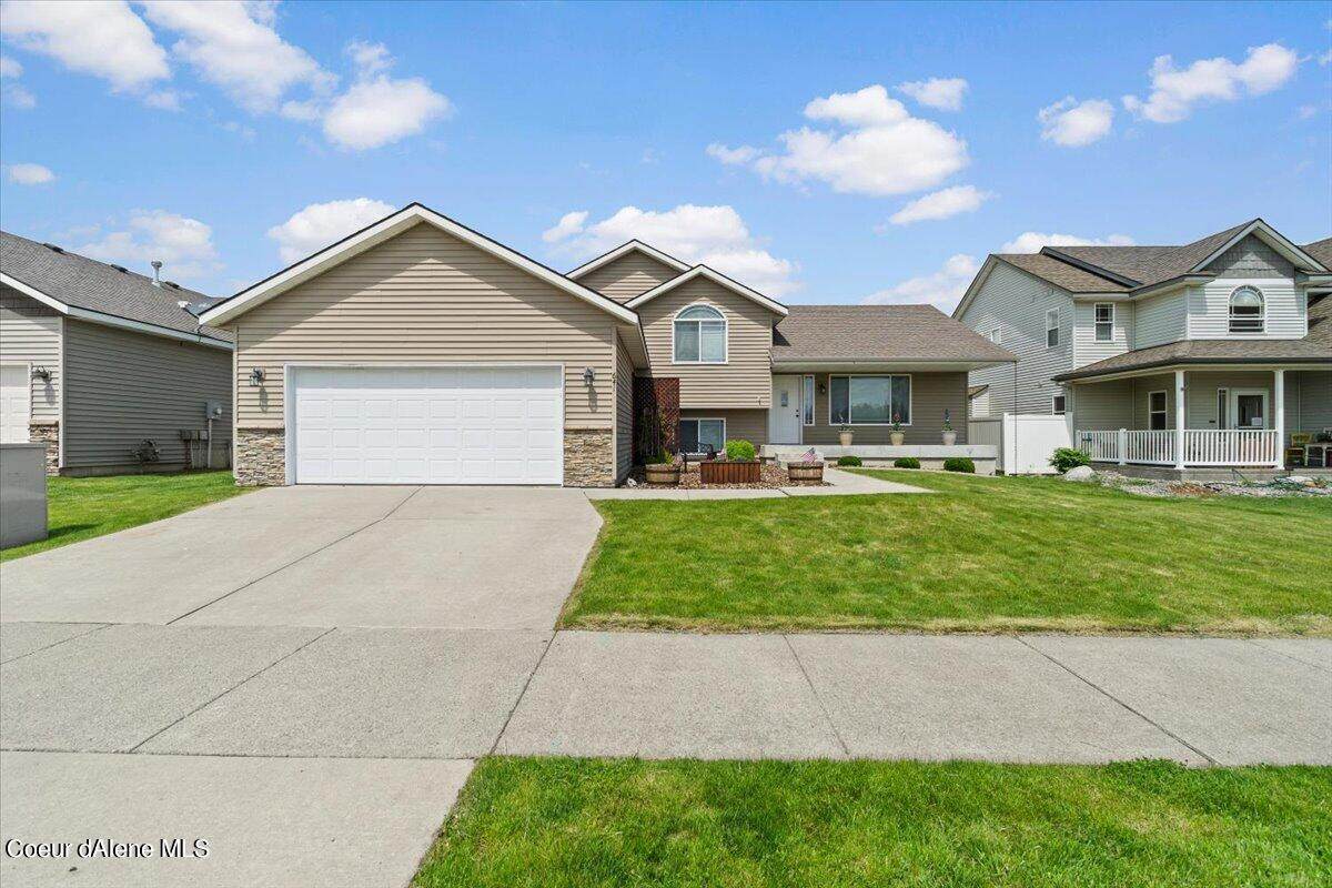 641 Fisher Ave - Photo 1