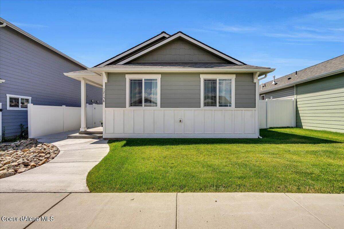 12158 Wellington Ave - Photo 1