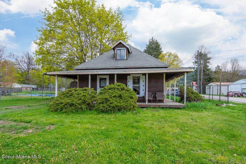 403 N Cedar St - Photo 1