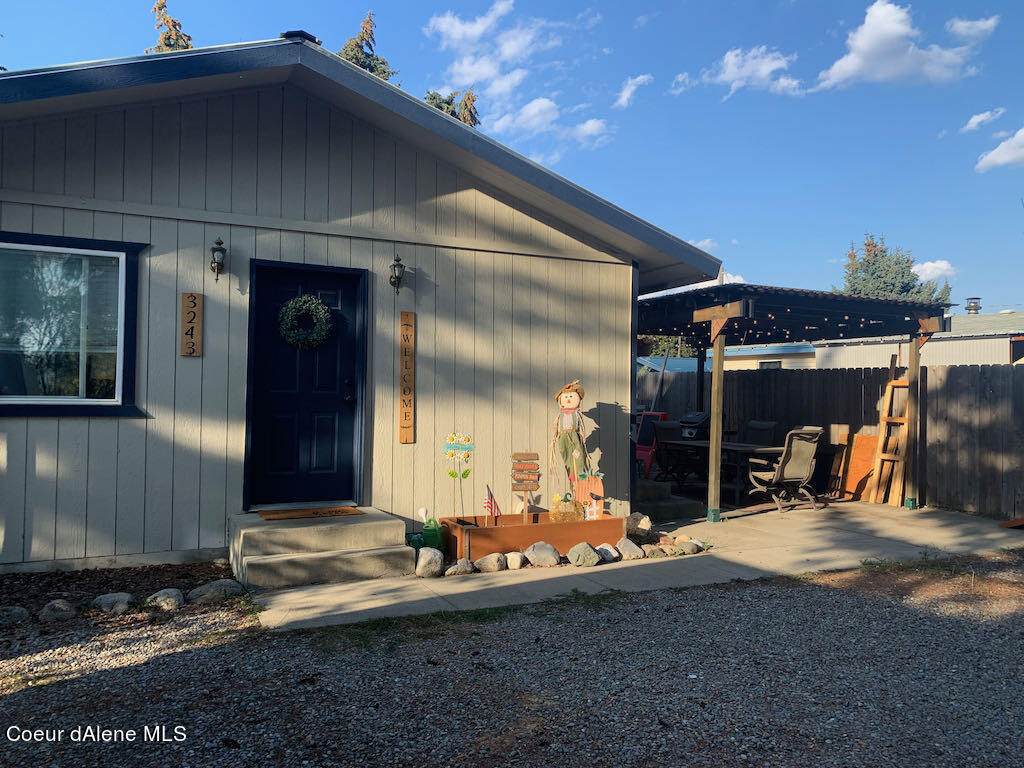 3243 Ridge Dr - Photo 1