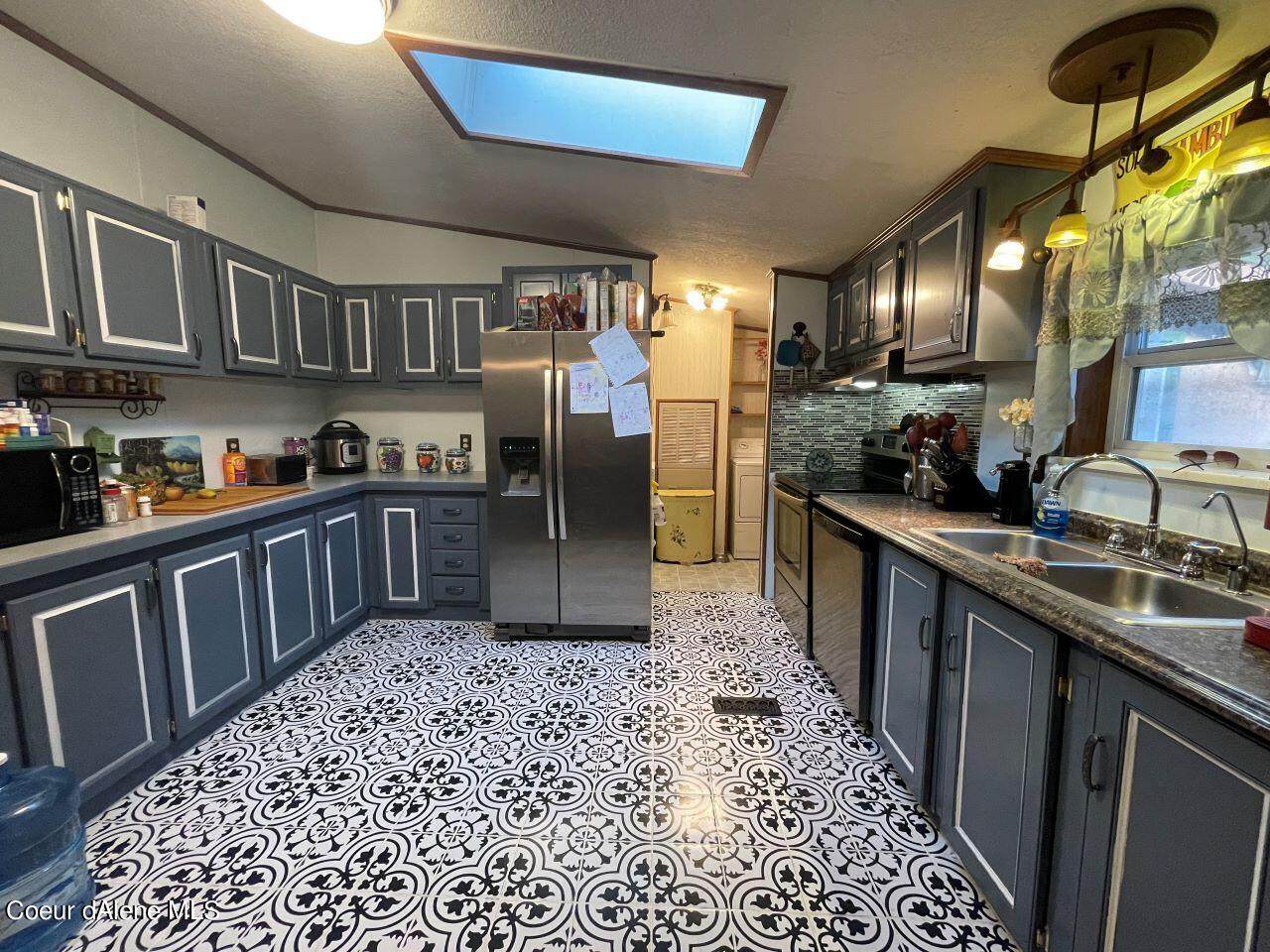 1025 Pioneer Rd - Photo 1