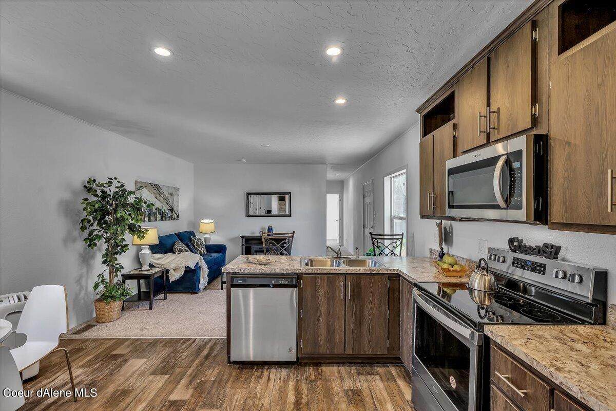 1698 Windsor - Photo 1