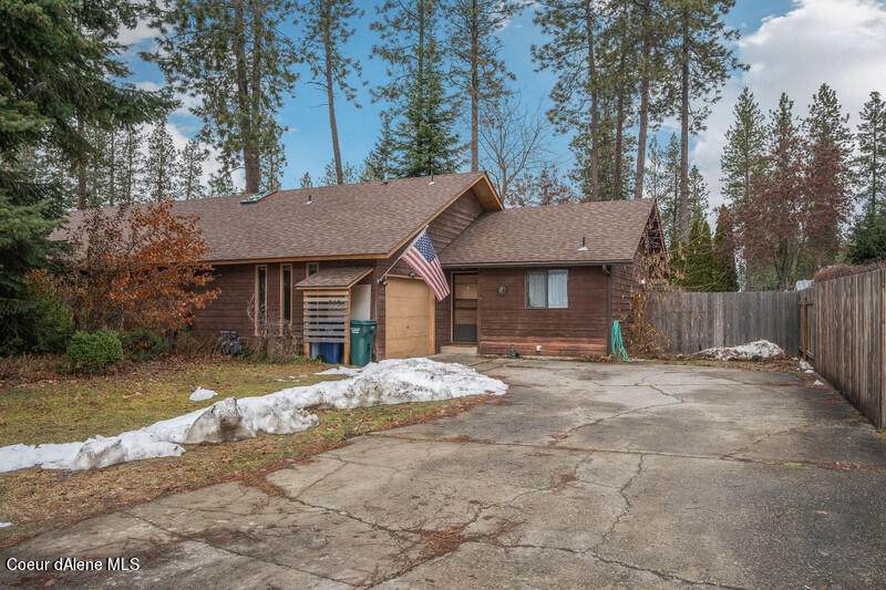 715 Gregory Ln - Photo 1