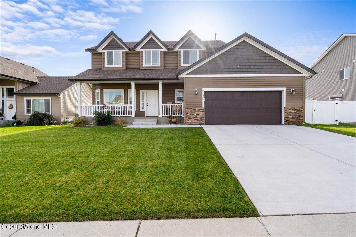 12368 Wellington Ave - Photo 1