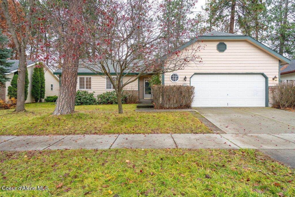 2533 Woodcrest Dr - Photo 1