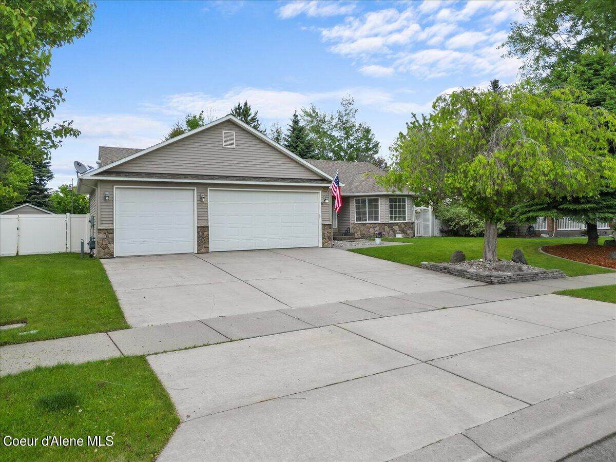 3613 Loxton Loop - Photo 1