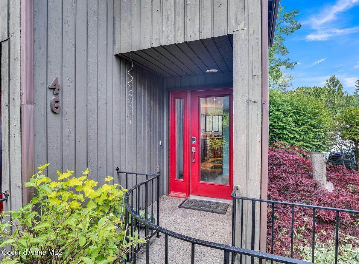 600 Hubbard Ave - Photo 1