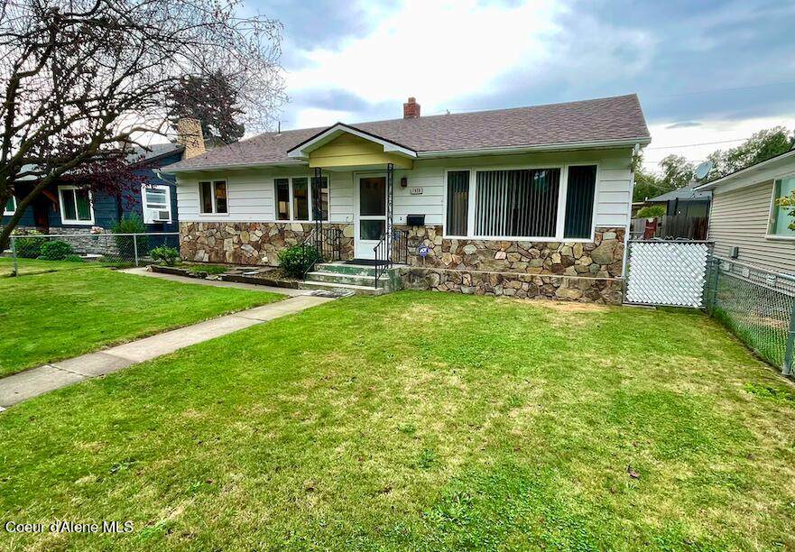 1939 7TH St - Photo 1