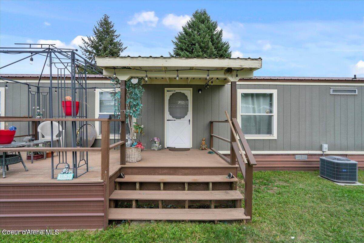 647 Kentucky Ave - Photo 1