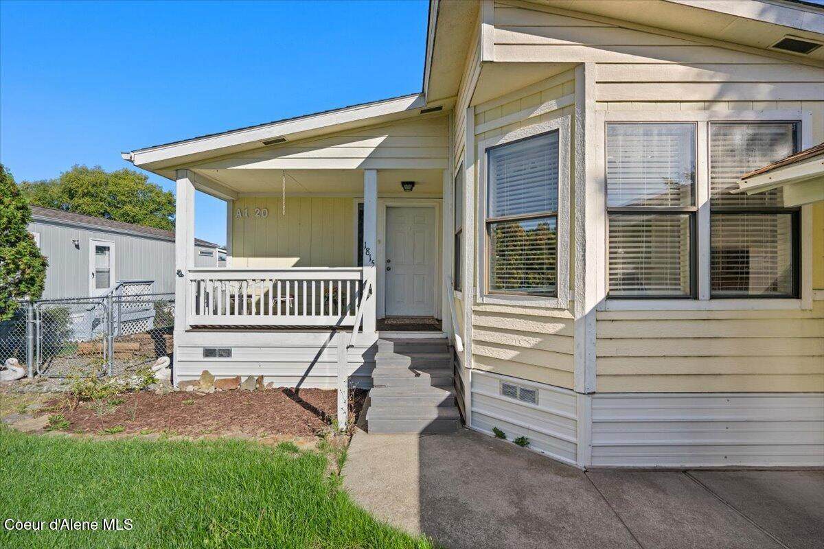 1815 Dartmouth Cir - Photo 1