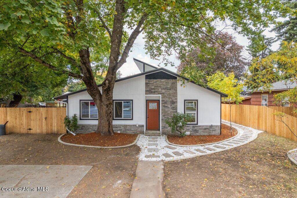 1039/1041 15TH St - Photo 1