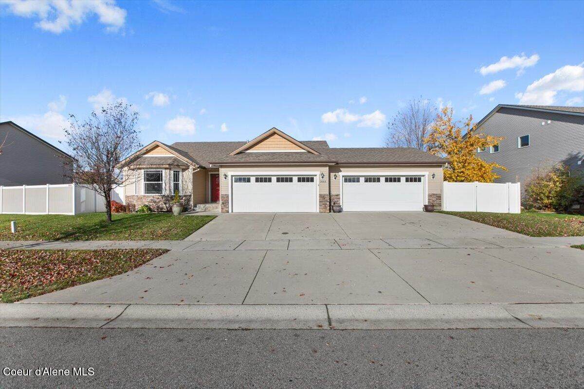 2002 Freeland Dr - Photo 1