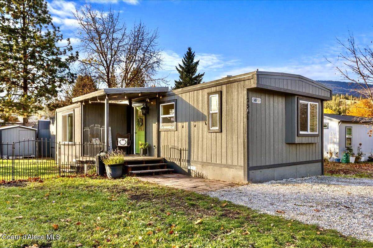 14851 Arbor St - Photo 1