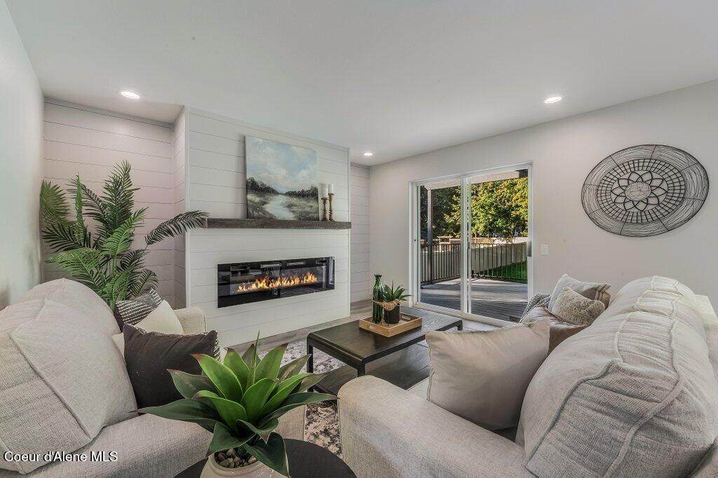 3089 Lake Forest Dr - Photo 1