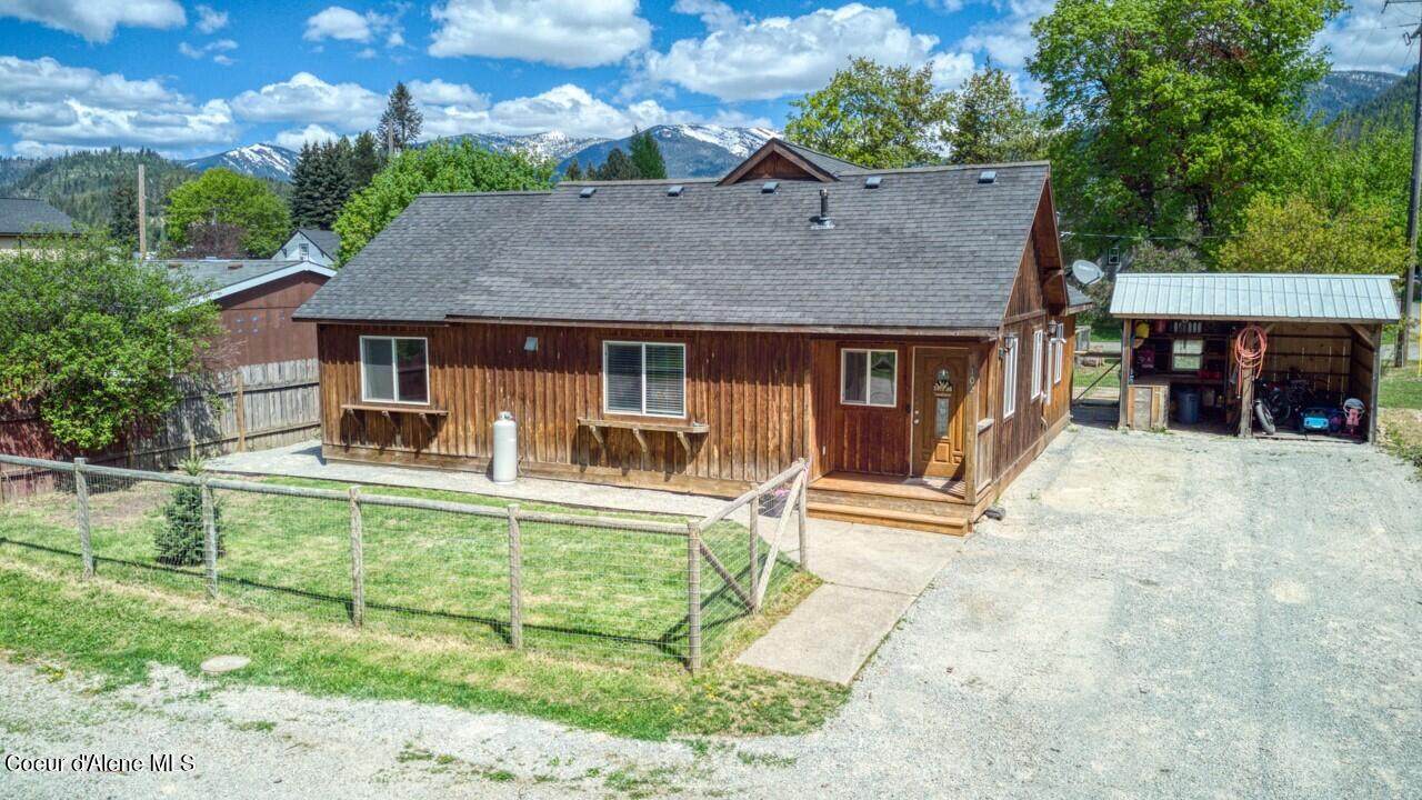 102 Railroad Ave - Photo 1