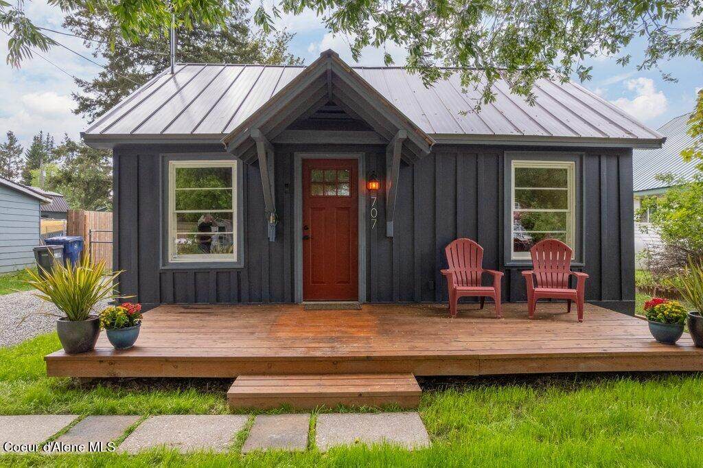 707 Washington Ave - Photo 1