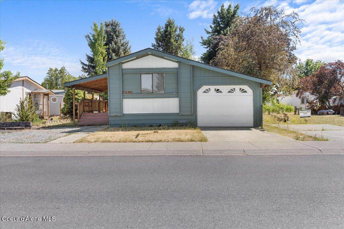 1686 Dartmouth Cir - Photo 1