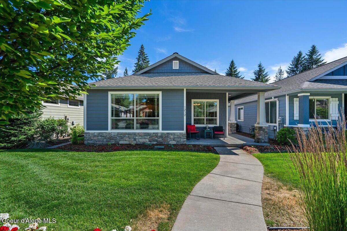 1232 Grove Way - Photo 1