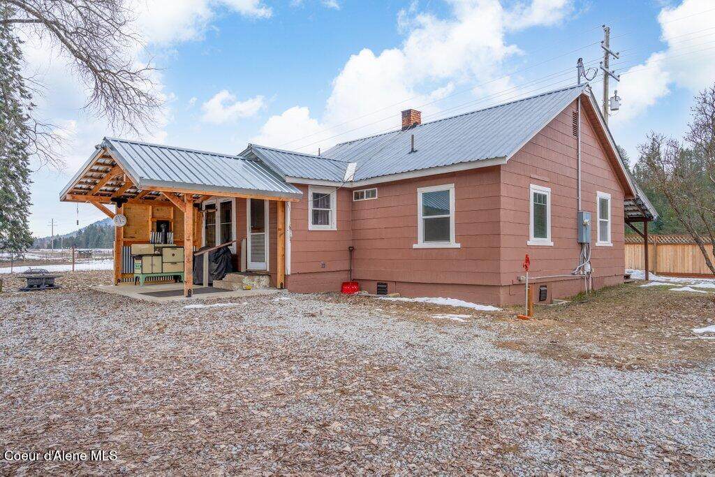 489830 Highway 95 - Photo 1