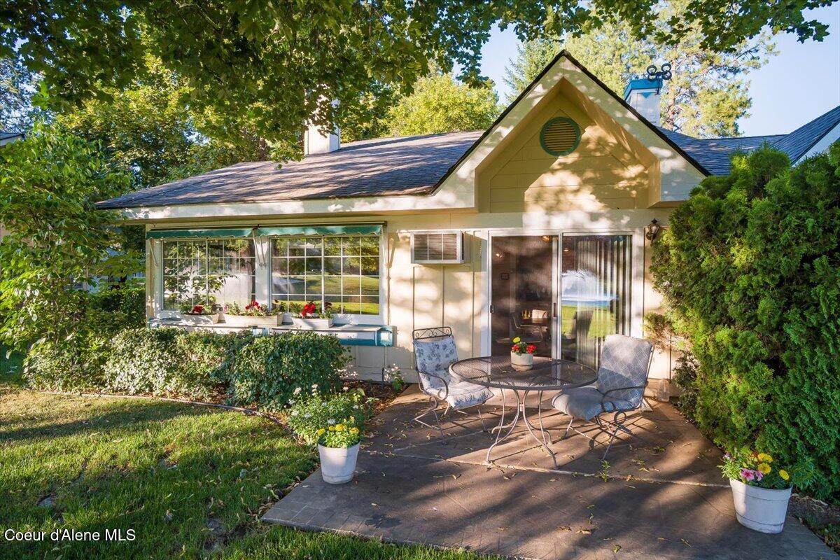4922 Village Blvd - Photo 1