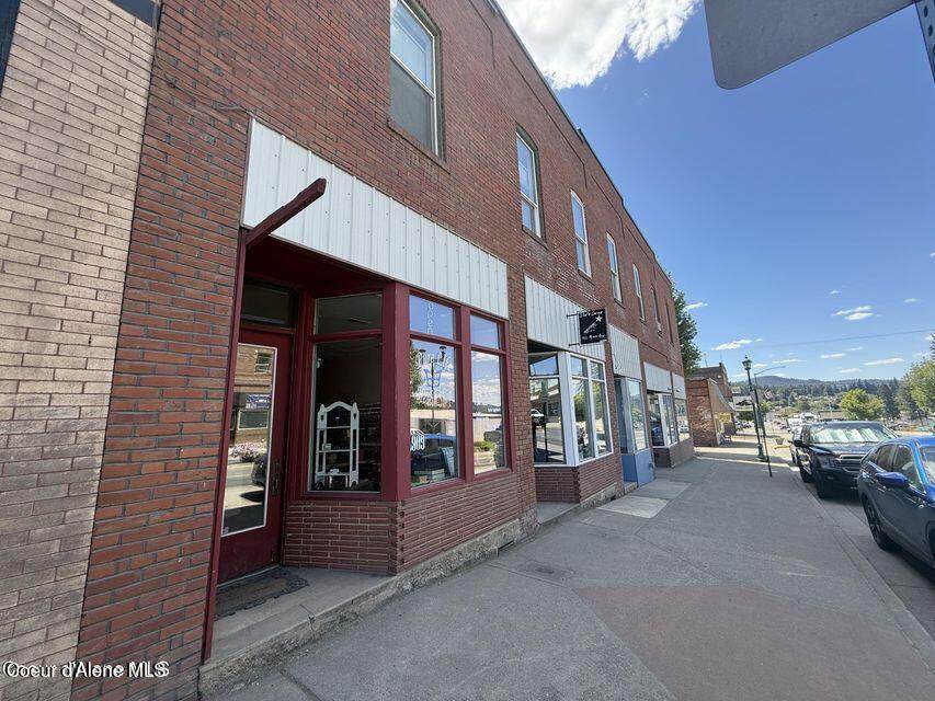 915 Main Ave - Photo 1