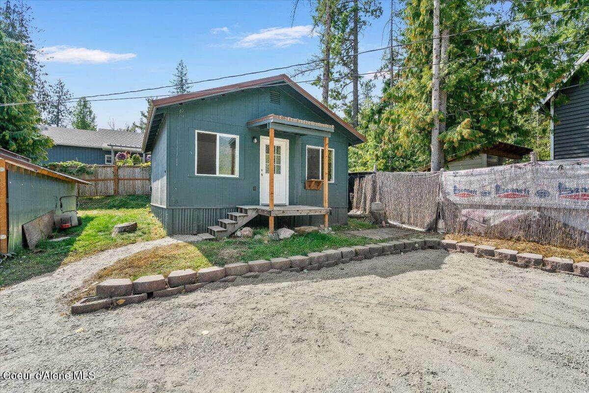 817 Upland Dr - Photo 1