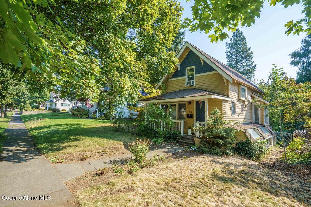 718 Government Way - Photo 1