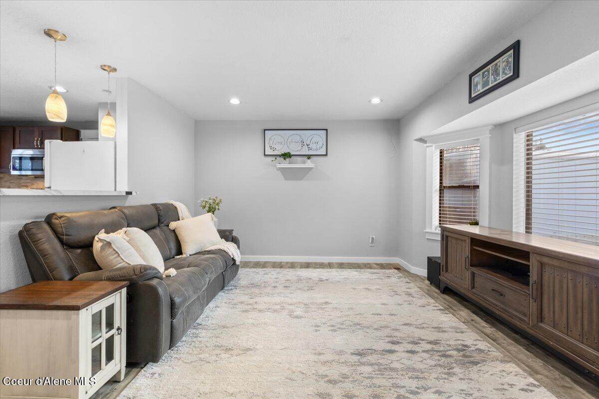 11720 Forest Rd - Photo 1