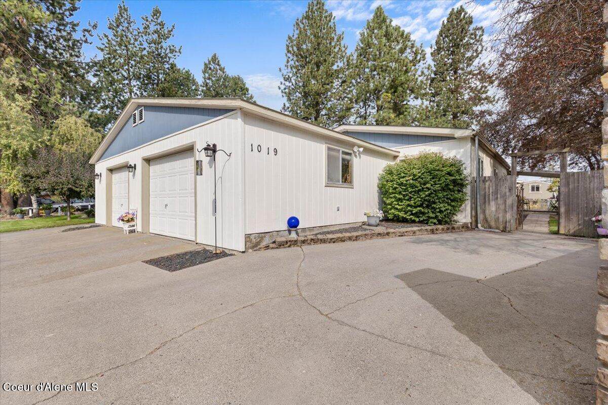 1019 Reone Rd - Photo 1