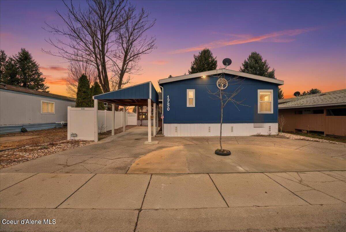 1750 Yorkshire Ave - Photo 1