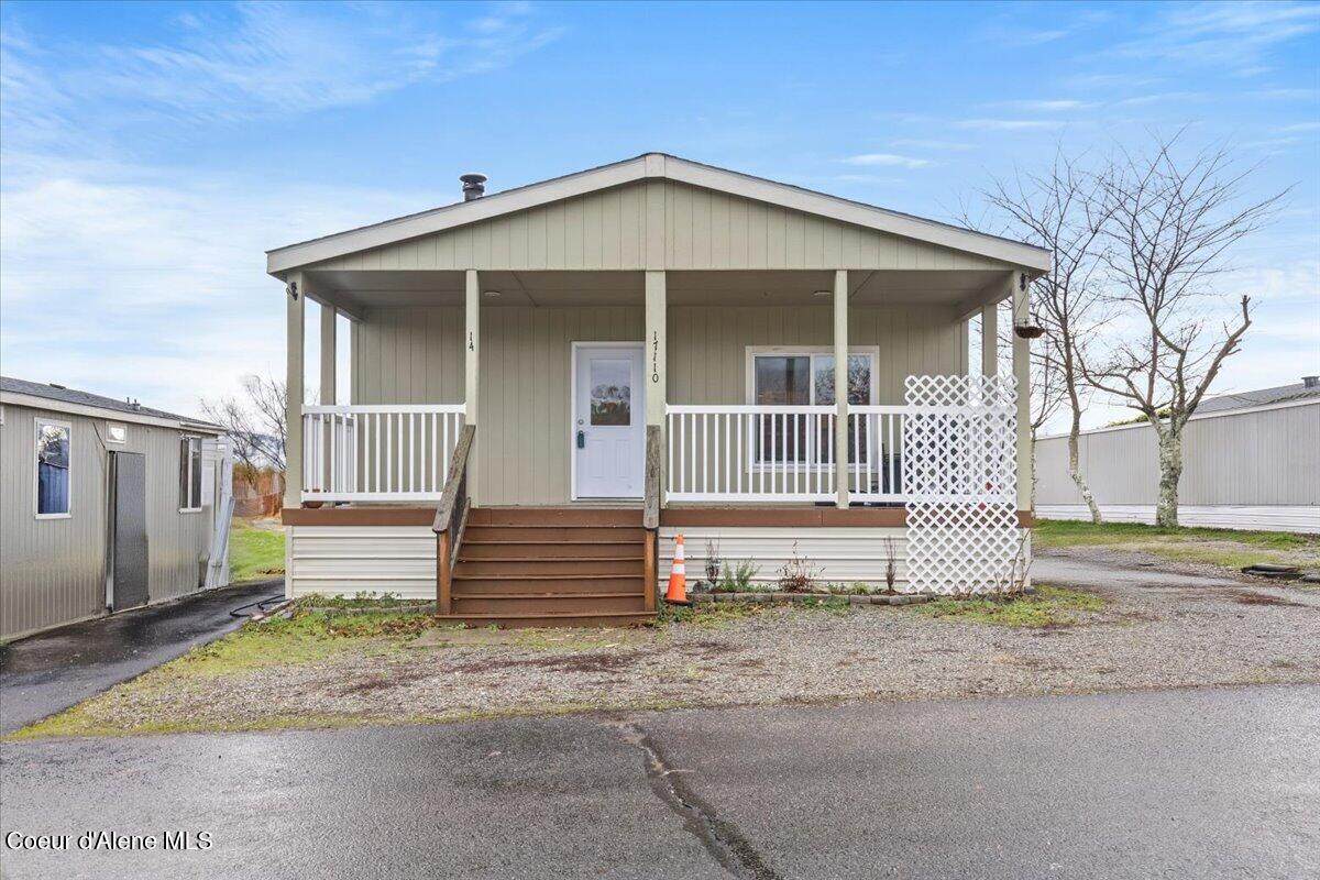 17110 Santiago Cir - Photo 1