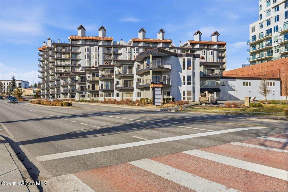 301 1st St - Photo 1